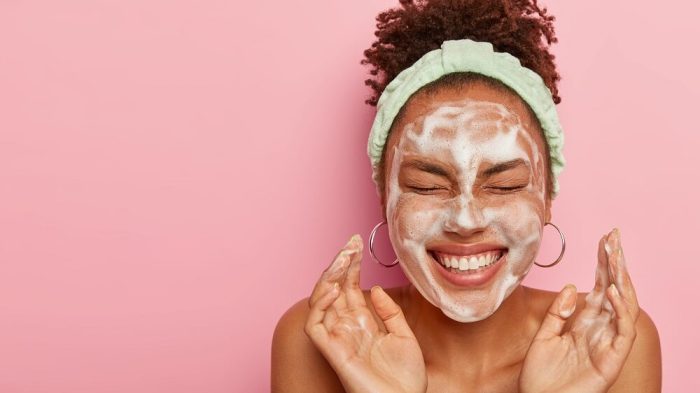Urutan Menggunkan Skincare Pagi Dan Malam Yang Benar