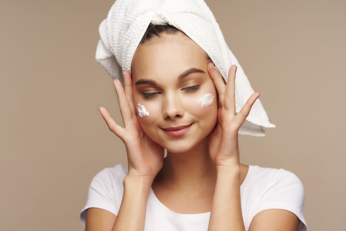 Skincare Untuk Remaja Paling Bagus Saat Ini - Infodarijay.com