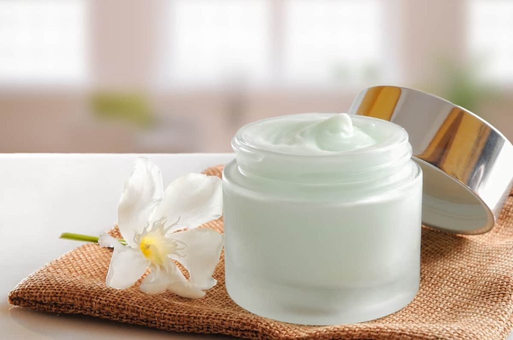 Cream Pemutih Wajah Yang Aman Dan Permanen Terbaik 2023!