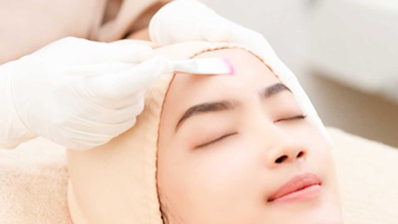 Peeling Treatment di Ella Skin Care: Rahasia Kulit Cerah dan Sehat